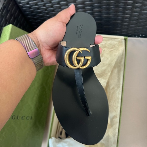 Gucci Black Sandals with Gold Logo - Picture 1 of 7